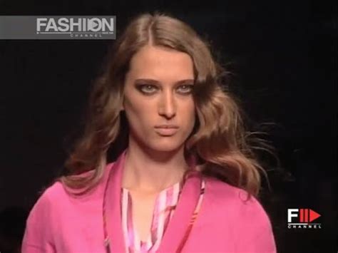 sfilata gucci 2004|GUCCI Full Show Spring Summer 2004 Milano by Fashion Channel.